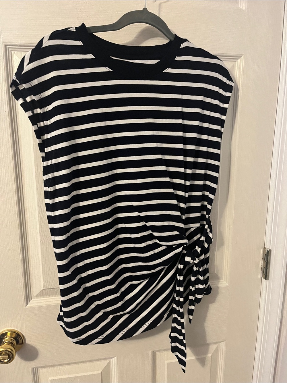 Old Navy Striped Knotted Front T shirt